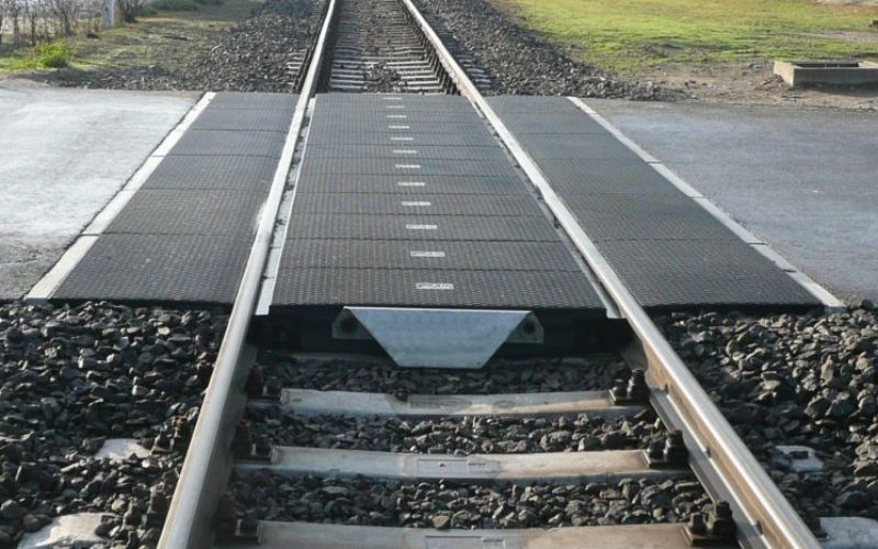 O firmă din Oradea va moderniza trecerea la nivel cu calea ferată de pe Ioan Slavici