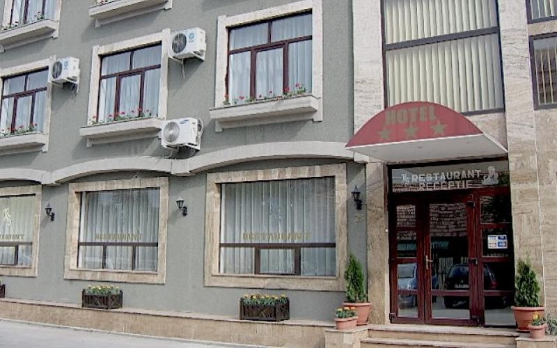 Hotelul SELECT din Bistrița a fost cumpărat de un antreprenor danez
