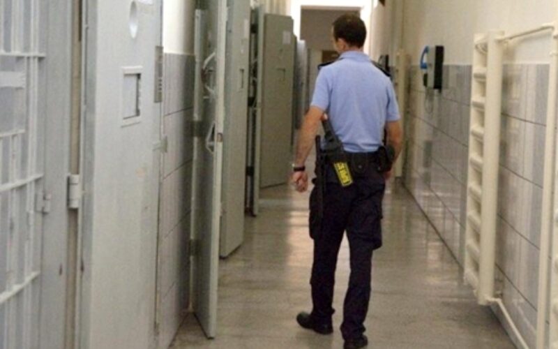 Penitenciarele angajează 472 gardieni, dintre care 13 la Bistrița