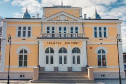 Premieră la Bistrița! O nouă comedie pentru spectatorii dornici să experimenteze universul unei “liniști zgomotoase”